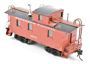 HO Brass W&R Enterprises NP - Northern Pacific 24' Wood Caboose #1600 Series Version 3 Painted