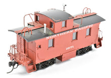 Load image into Gallery viewer, HO Brass W&amp;R Enterprises NP - Northern Pacific 24&#39; Wood Caboose #1600 Series Version 3 Painted
