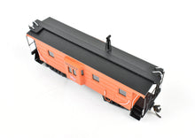 Load image into Gallery viewer, HO Brass NPP - Nickel Plate Products MILW - Milwaukee Road Bay Window Caboose Pro-Painted No. 991817
