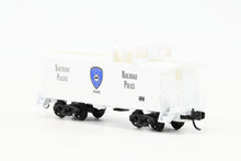 Load image into Gallery viewer, N Micro-Trains Line SP - Southern Pacific Police Caboose 2-Pack
