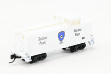 Load image into Gallery viewer, N Micro-Trains Line SP - Southern Pacific Police Caboose 2-Pack
