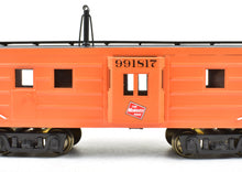 Load image into Gallery viewer, HO Brass NPP - Nickel Plate Products MILW - Milwaukee Road Bay Window Caboose Pro-Painted No. 991817
