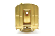 Load image into Gallery viewer, HO Brass Oriental Limited GN - Great Northern Empire Builder Dome Coach 1320
