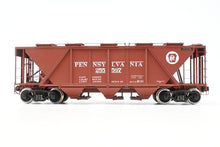 Load image into Gallery viewer, Gauge 1 - 1:32nd Scale Brass Eastern Railways PRR - Pennsylvania Railroad H30 Covered Hopper Factory Painted No. 255537, No. 76 of 100
