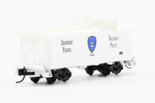 Load image into Gallery viewer, N Micro-Trains Line SP - Southern Pacific Police Caboose 2-Pack
