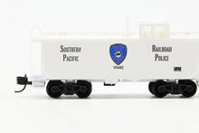 Load image into Gallery viewer, N Micro-Trains Line SP - Southern Pacific Police Caboose 2-Pack
