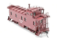 Load image into Gallery viewer, HO Brass DVP - Division Point AT&amp;SF - Santa Fe Peaked Roof Caboose With Antenna FP #506
