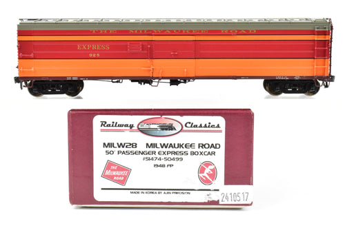 HO Brass Railway Classics MILW - Milwaukee Road 50' Passenger Express Boxcar Factory Painted 1948 Scheme #925
