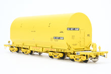 Load image into Gallery viewer, HO Brass CON OMI - Overland Models, Inc. UP - Union Pacific NASA Shuttle Solid Rocket Motor Rail Car Factory Painted No. 50011
