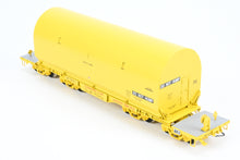 Load image into Gallery viewer, HO Brass CON OMI - Overland Models, Inc. UP - Union Pacific NASA Shuttle Solid Rocket Motor Rail Car Factory Painted No. 50011
