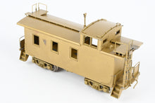 Load image into Gallery viewer, HO Brass Oriental Limited GN - Great Northern 25 Foot Caboose
