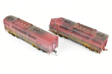 Load image into Gallery viewer, HO Brass Hallmark Models LV - Lehigh Valley EMD FT A/B Set CP w/Heavy Weathering
