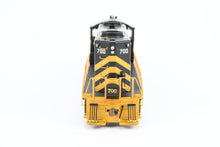 Load image into Gallery viewer, HO Athearn Genesis NKP - Nickel Plate Road EMD GP18 FP No. 700 w/ LED Lighting
