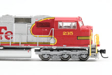 Load image into Gallery viewer, N Athearn 10703 ATSF - Santa Fe EMD SD75M No. 235
