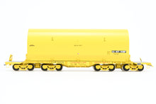 Load image into Gallery viewer, HO Brass CON OMI - Overland Models, Inc. UP - Union Pacific NASA Shuttle Solid Rocket Motor Rail Car Factory Painted No. 50020
