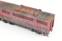Load image into Gallery viewer, HO Brass Hallmark Models LV - Lehigh Valley EMD FT A/B Set CP w/Heavy Weathering
