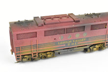 Load image into Gallery viewer, HO Brass Hallmark Models LV - Lehigh Valley EMD FT A/B Set CP w/Heavy Weathering
