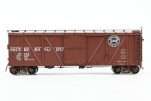Load image into Gallery viewer, HO Brass CIL - Challenger Imports SP - Southern Pacific Class B-50-15 OB Wood Sheathed w/Murphy Roof FP #15021
