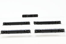 Load image into Gallery viewer, N Kato Metrolink EMD F40PH, Three Athearn Bombardier Coaches and One Control Car Factory Painted NO BOX

