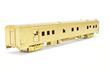 Load image into Gallery viewer, HO Brass Oriental Limited NP - Northern Pacific North Coast Limited Mail-Dorm #425 w/o Skirts
