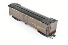 Load image into Gallery viewer, HO Brass WP Car Corp. PFE - Pacific Fruit Express Express Reefer Factory Painted No. 772
