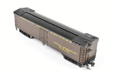 Load image into Gallery viewer, HO Brass WP Car Corp. PFE - Pacific Fruit Express Express Reefer Factory Painted No. 772
