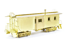 Load image into Gallery viewer, HO Brass OMI - Overland Models, Inc. CStP M&amp;O C&amp;NW Wood Bay-Window Caboose #6076 Omaha Rd
