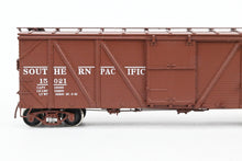 Load image into Gallery viewer, HO Brass CIL - Challenger Imports SP - Southern Pacific Class B-50-15 OB Wood Sheathed w/Murphy Roof FP #15021
