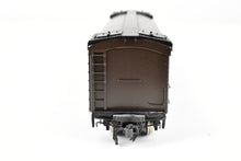 Load image into Gallery viewer, HO Brass WP Car Corp. PFE - Pacific Fruit Express Express Reefer Factory Painted No. 772
