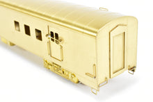 Load image into Gallery viewer, HO Brass Oriental Limited NP - Northern Pacific North Coast Limited Mail-Dorm #425 w/o Skirts
