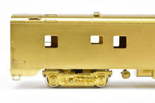 Load image into Gallery viewer, HO Brass Oriental Limited NP - Northern Pacific North Coast Limited Mail-Dorm #425 w/o Skirts
