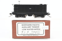 Load image into Gallery viewer, HO Brass W&amp;R Enterprises NP - Northern Pacific Auxiliary Tender with Low Water Hatch Factory Painted No. 902

