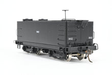 Load image into Gallery viewer, HO Brass W&amp;R Enterprises NP - Northern Pacific Auxiliary Tender with Low Water Hatch Factory Painted No. 902
