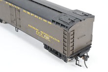 Load image into Gallery viewer, HO Brass WP Car Corp. PFE - Pacific Fruit Express Express Reefer 1940s Version Factory Painted No. 726
