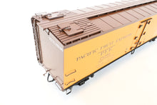 Load image into Gallery viewer, Gauge 1 - 1:32nd Scale Brass PSC - Precision Scale Co. PFE - Pacific Fruit Express 40' Wood Refrigerator R-30-12 Factory Painted No. 28290

