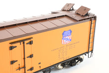 Load image into Gallery viewer, Gauge 1 - 1:32nd Scale Brass PSC - Precision Scale Co. PFE - Pacific Fruit Express 40' Wood Refrigerator R-30-12 Factory Painted No. 28290
