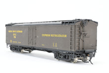 Load image into Gallery viewer, HO Brass WP Car Corp. PFE - Pacific Fruit Express Express Reefer 1950s Version Factory Painted No. 745
