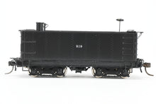 Load image into Gallery viewer, HO Brass W&amp;R Enterprises NP - Northern Pacific Auxiliary Tender with High Water Hatch Factory Painted No. 919
