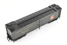 Load image into Gallery viewer, HO Brass Shoreham Shops GN - Great Northern 50 Foot Express Reefer FP #2116
