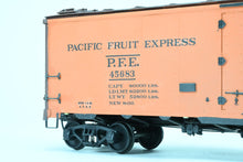 Load image into Gallery viewer, O Brass PSC - Precision Scale Co. PFE - Pacific Fruit Express 40’ Steel Reefer with Wood Roof Walk Circa 1945 CP No. 45683
