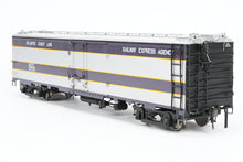 Load image into Gallery viewer, O Brass Sunset Models Third Rail ACL - Atlantic Coast Line REA - Railway Express Agency 54' Reefer Factory Painted No. 3000
