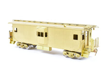 Load image into Gallery viewer, HO Brass Oriental Limited GN - Great Northern Bay Window Caboose
