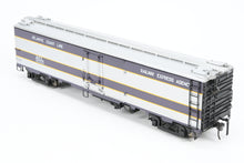 Load image into Gallery viewer, O Brass Sunset Models Third Rail ACL - Atlantic Coast Line REA - Railway Express Agency 54' Reefer Factory Painted No. 3000
