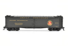 Load image into Gallery viewer, HO Brass Shoreham Shops GN - Great Northern 50 Foot Express Reefer FP #2033

