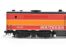 Load image into Gallery viewer, HO Brass Balboa SP - Southern Pacific "Daylight" PA-1 Factory Painted 6005
