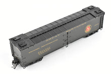 Load image into Gallery viewer, HO Brass Shoreham Shops GN - Great Northern 50 Foot Express Reefer FP #2033
