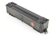 Load image into Gallery viewer, HO Brass Shoreham Shops GN - Great Northern 50 Foot Express Reefer FP #2033
