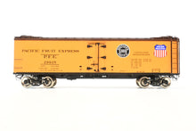 Load image into Gallery viewer, Gauge 1 - 1:32nd Scale Brass PSC - Precision Scale Co. PFE - Pacific Fruit Express 401' Wood Refrigerator R-30-12 Factory Painted No. 29925
