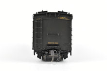 Load image into Gallery viewer, HO Brass Shoreham Shops GN - Great Northern 50 Foot Express Reefer FP #2033
