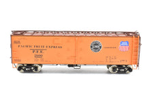Load image into Gallery viewer, HO Brass CON CIL - Challenger Imports PFE - Pacific Fruit Express R-40-25 Refrigerator Car FP #2600
